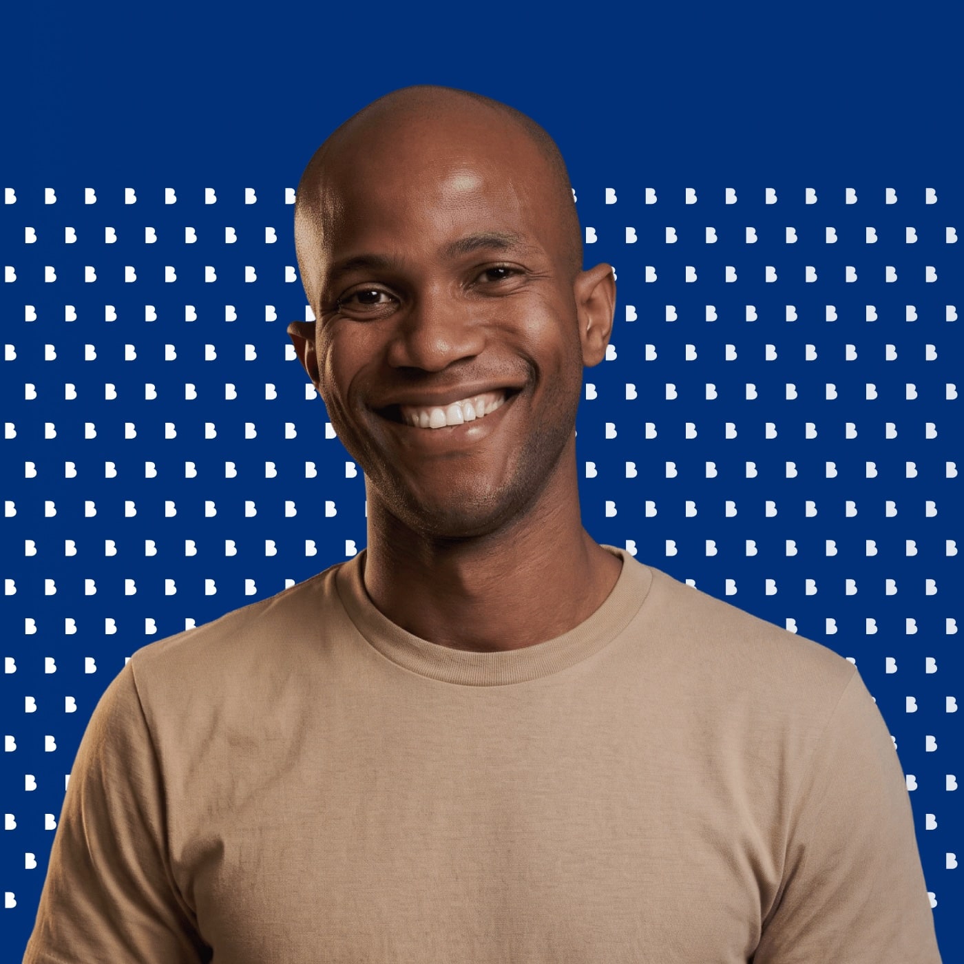 A smiling Bell representative inviting enterprise clients to connect with a Bell On-Demand Network expert.