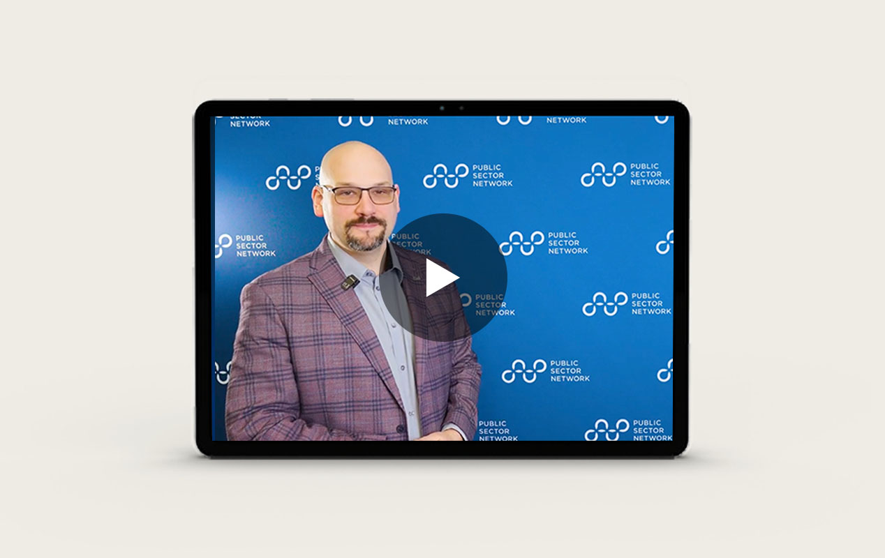 Cliquez pour voir une vidéo sur l’intelligence artificielle responsable et la responsabilisation dans la modernisation du gouvernement pour l’ère à venir.